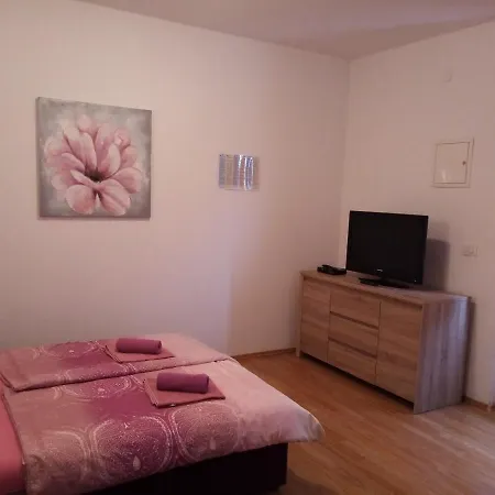 Lara Apartment