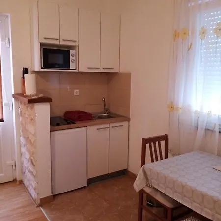 Lara Apartment *