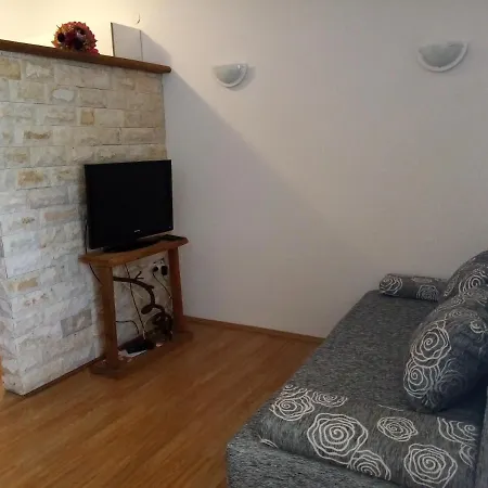 Apartment Lara *