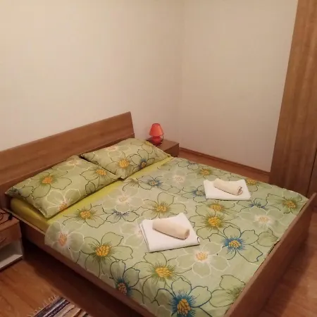 Lara Apartment *
