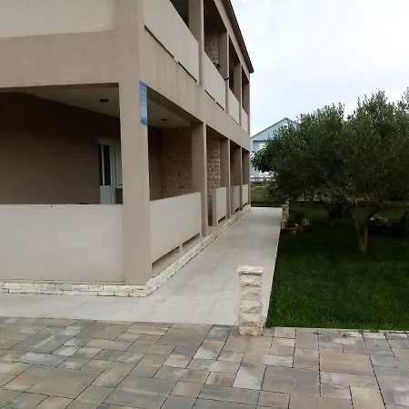 Apartment Lara