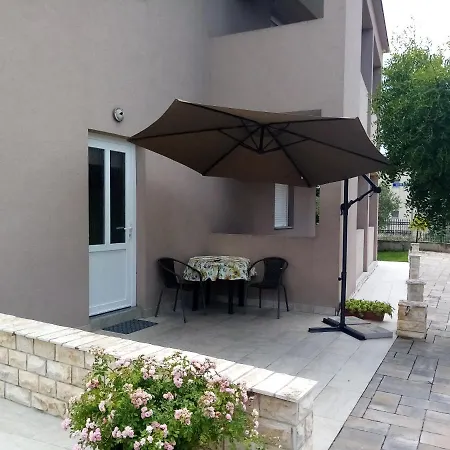 Apartamento Lara *
